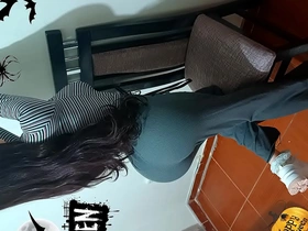 A young beauty with perfect body gets a rough anal sex in this homemade porn.